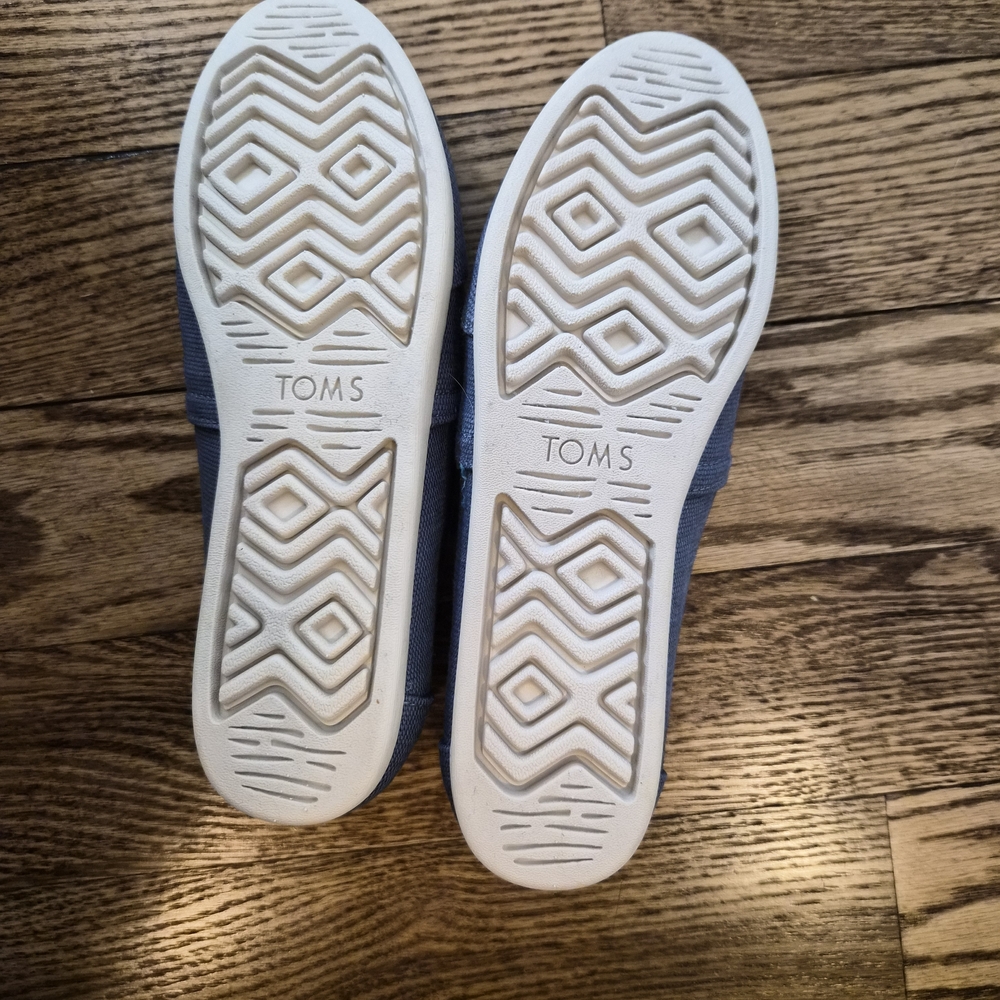 TOMS Women's Blue Slip-On Shoes - Picture 4 of 4